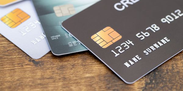 オンカジvera john　VISAなどが使えるカード 